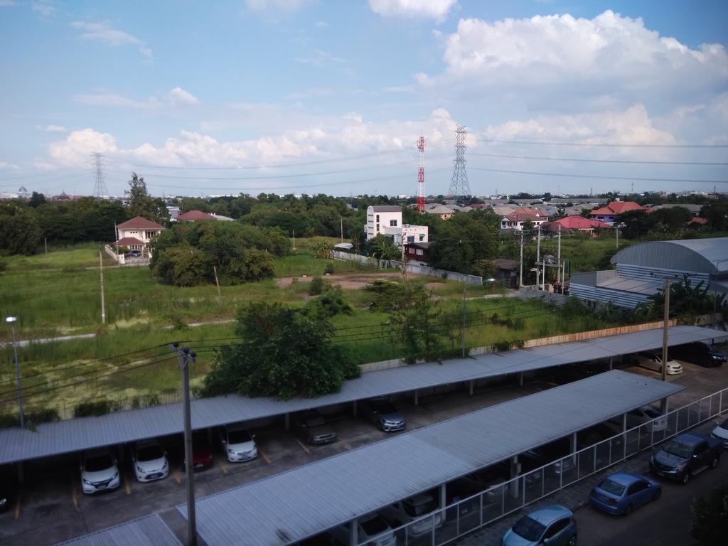 Renovate Near Impact * Ban Bang Phang